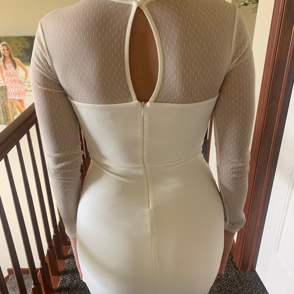 white dress with lace details - Picture 3 of 3